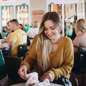 Meet your Posher, Casey